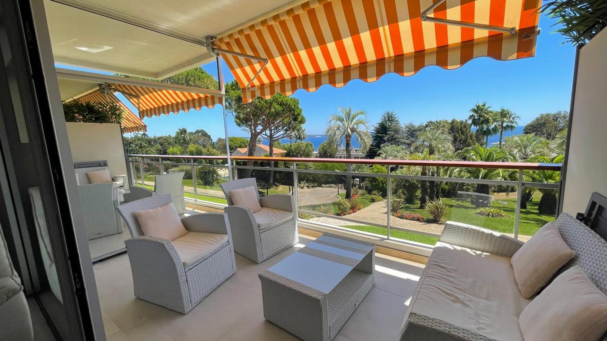 Appartement 2 Chambres Vue Mer Panoramique, Proche Croisette Cannes Vallauris Ngoại thất bức ảnh